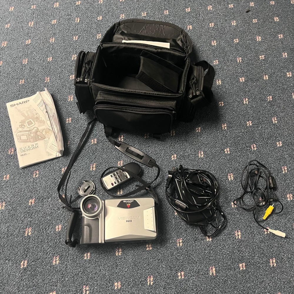 Sharp Viewcam Hi8 VL-AH150U Camcorder Bundle Bag Remote No Battery/Cassette